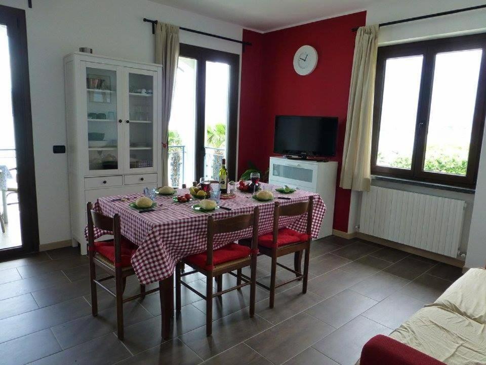 Residence Leggeri Apartments Domaso Luaran gambar