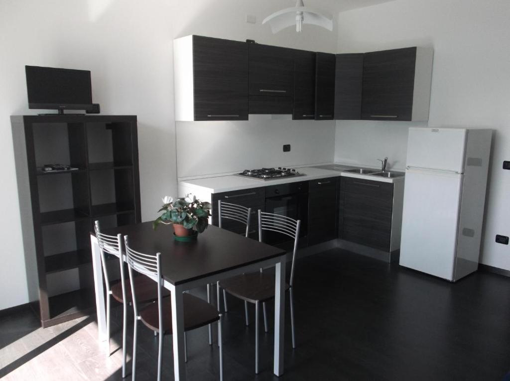 Residence Leggeri Apartments Domaso Luaran gambar