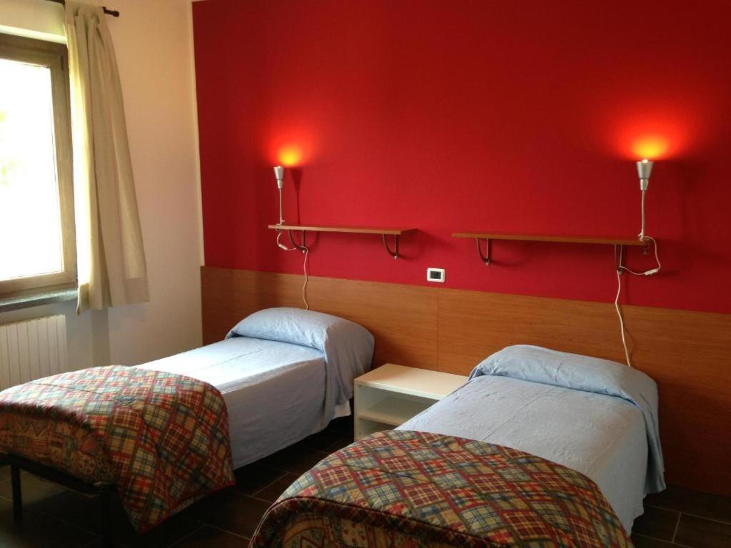 Residence Leggeri Apartments Domaso Luaran gambar